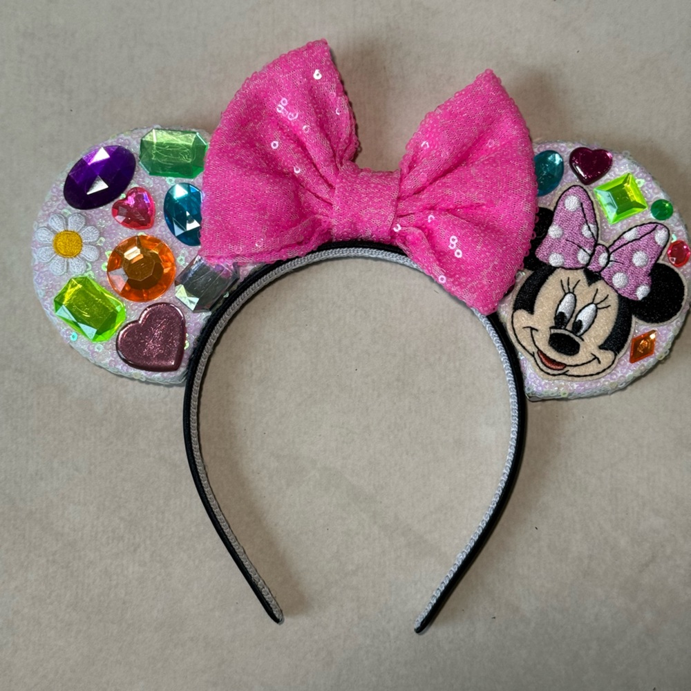 Cute small shop Minnie mouse ears to wear to disney parks